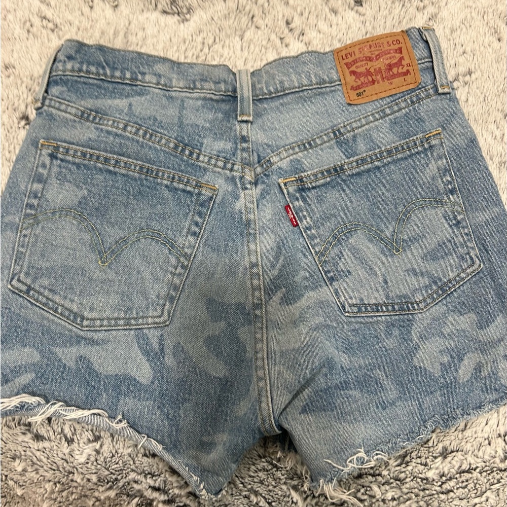 Levi's 501 Cut-Off Camouflage Denim Blue Jean Shorts Size 28 Stretch